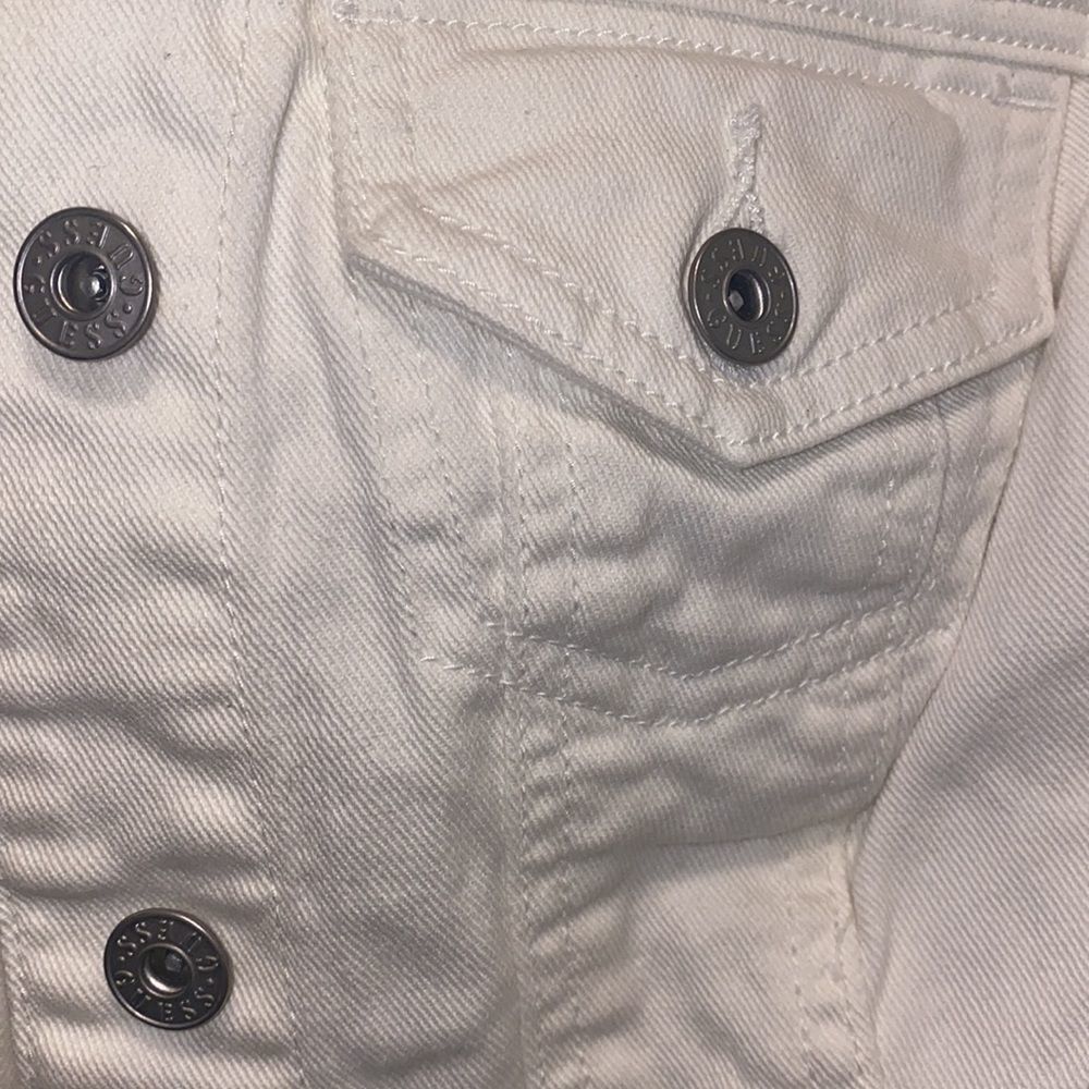 ✨2xHP✨Guess White Denim Jacket✨ - Picture 5 of 8